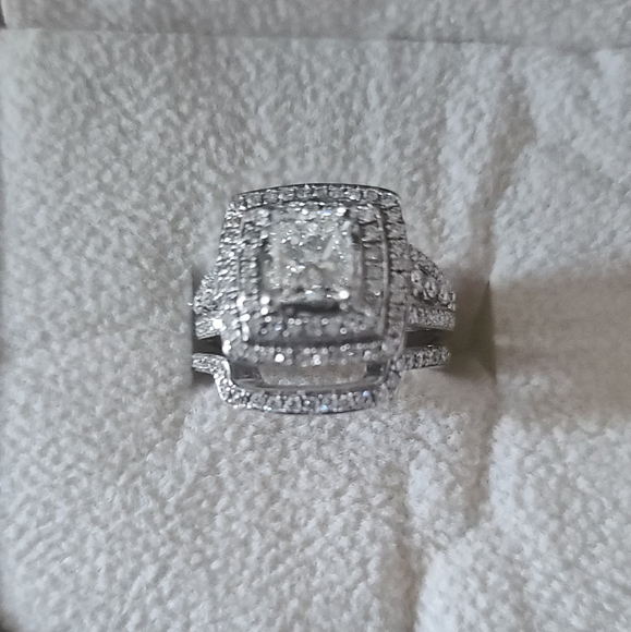 Diamond Engagement Ring & Band - Picture 6 of 6